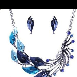 Earring and necklace set